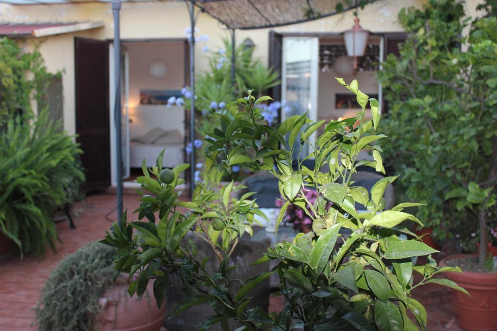 Bed and Breakfast Terrazza Duomo à Naples Extérieur photo