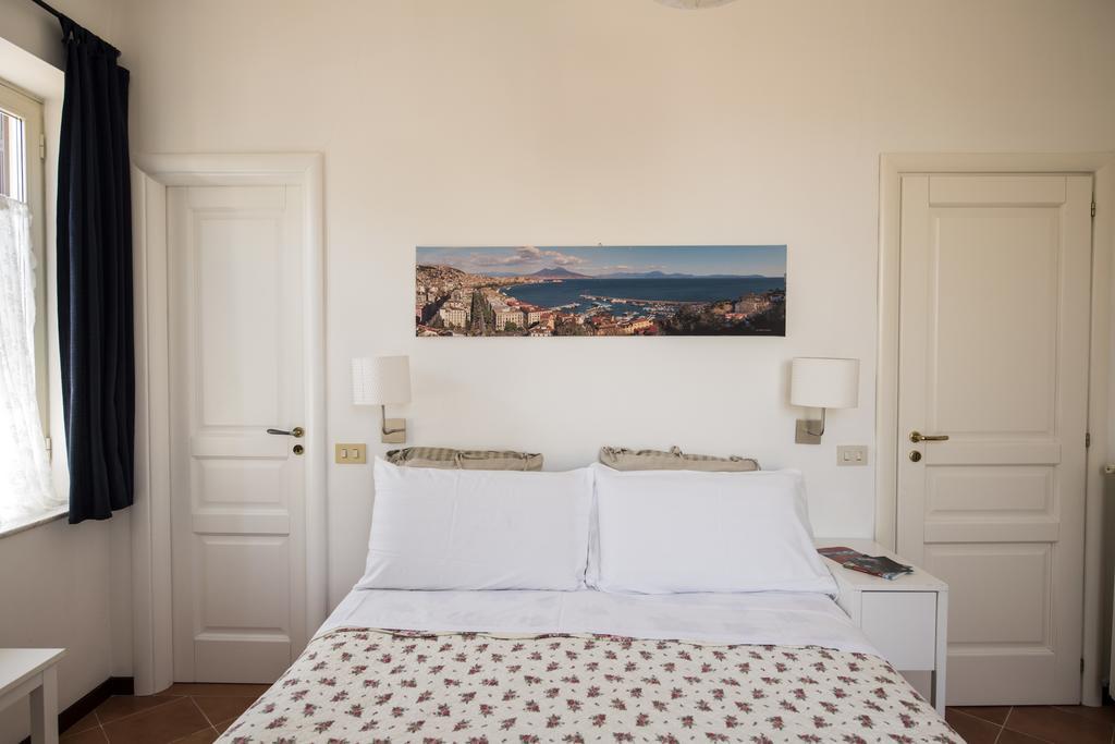 Bed and Breakfast Terrazza Duomo à Naples Extérieur photo