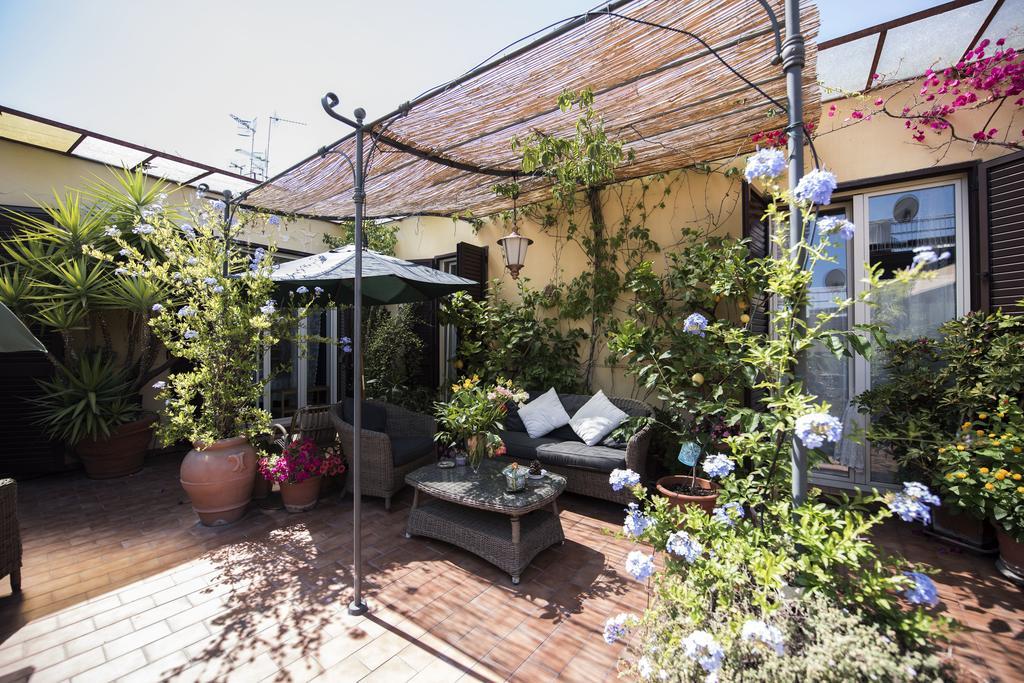 Bed and Breakfast Terrazza Duomo à Naples Extérieur photo